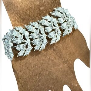 Coro Bracelet Silver Toned Wheat Design Vintage